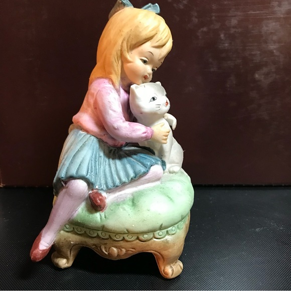 Porcelain girl with white cat on Ottoman 5” tall - Picture 6 of 7